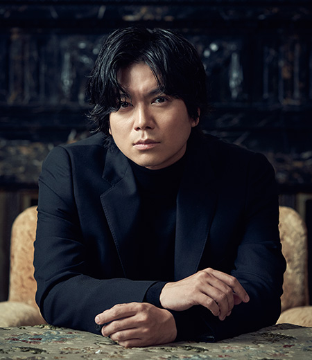 作家・歌手・俳優　加藤 シゲアキ