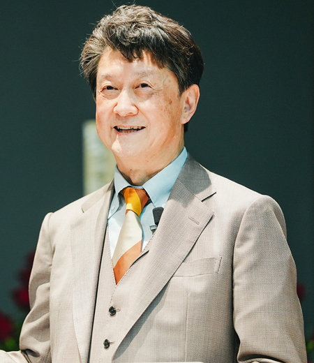 青山学院大学名誉教授　佐久間 康夫